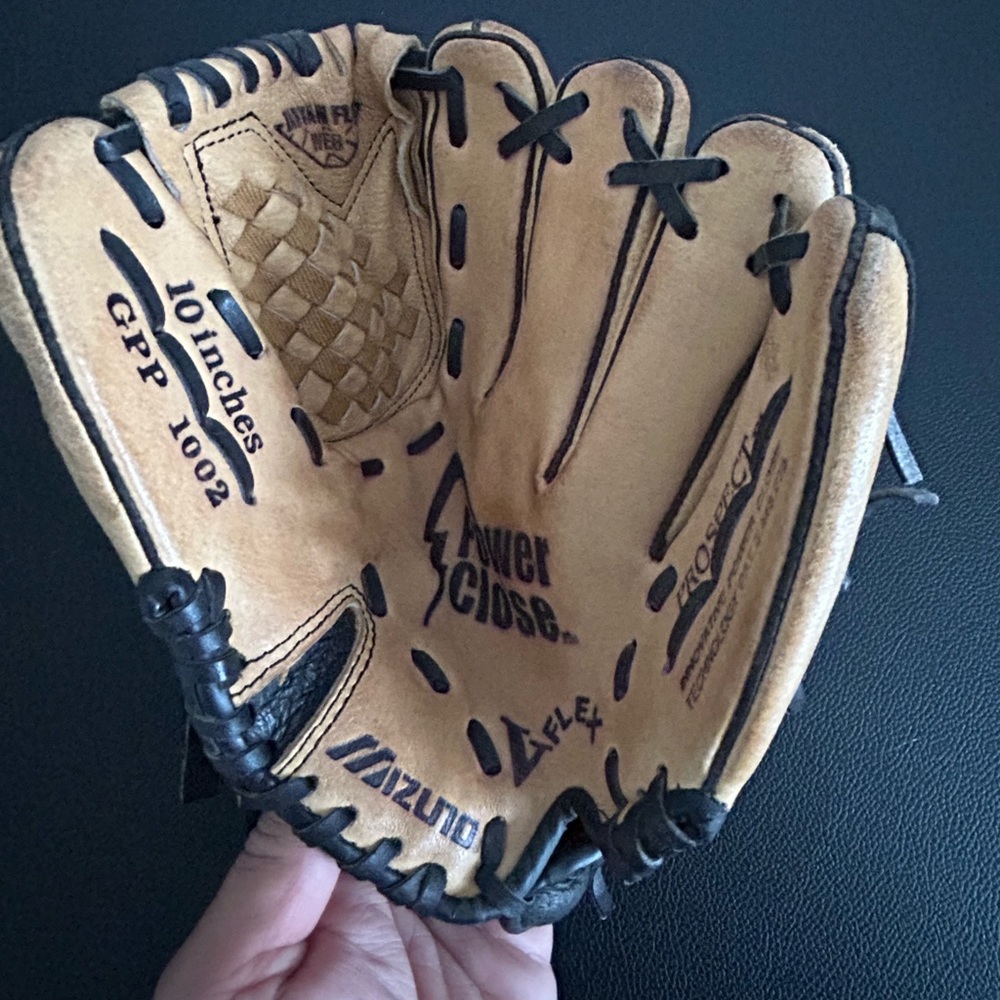 Baseball Glove Mazuno Baseball Glove Size 10 Used In Excellent Condition
